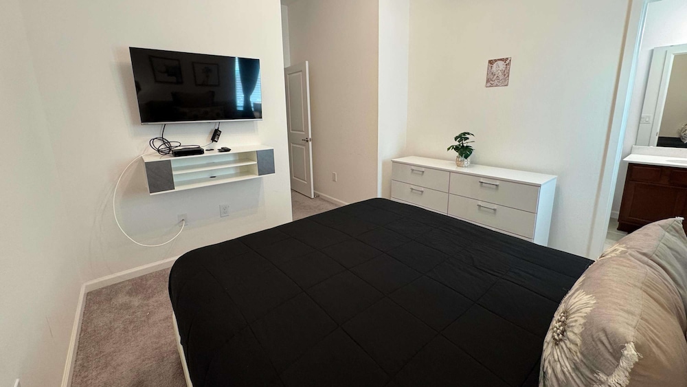 Family Friendly 12bd w Jacuzzi Veranda Palms 4401