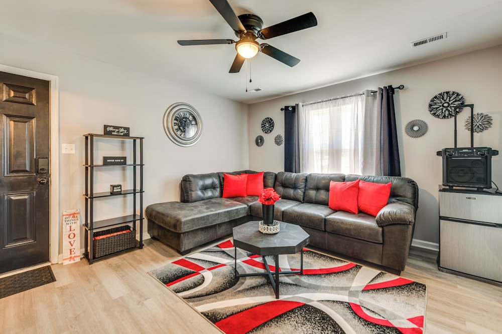 5 Mi to Dtwn: Family-friendly Home in Richmond!