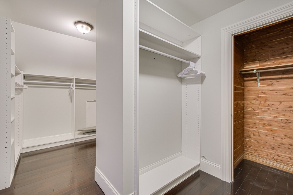 Spacious Inverness Home ~ 36 Mi to Chicago!