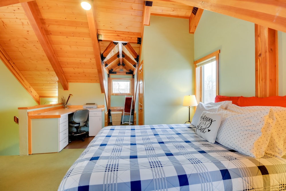 'off The Beaten Path' Cabin w/ Mtn Views & Hot Tub view 2