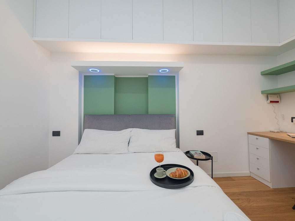 Isola-Garibaldi newly renovated 1 br by Rentopolis
