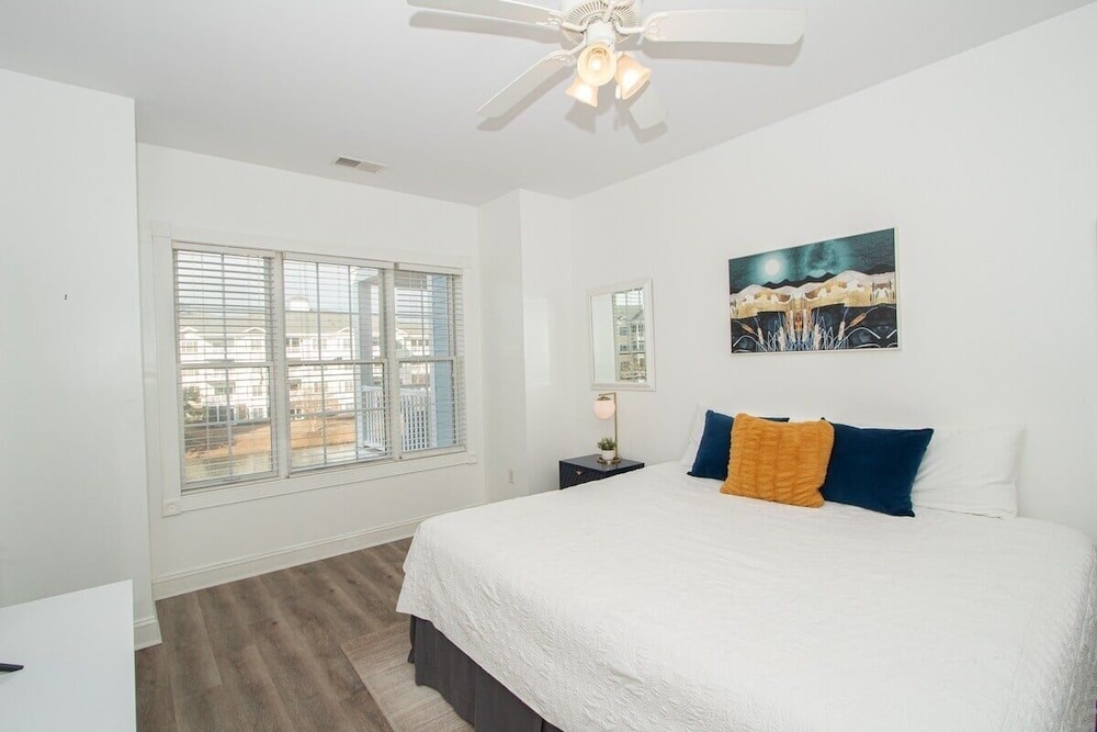 Magnolia Pointe Magnolia Lake 4827-301 3 Bedroom Condo