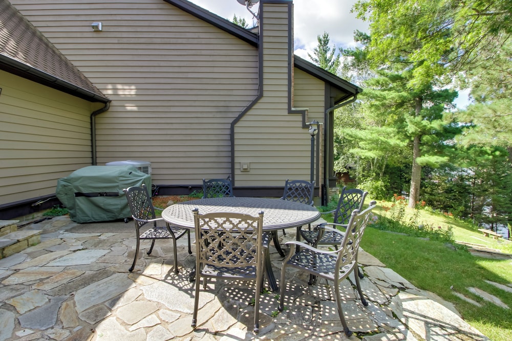 Sprawling Minnesota Home w/ On-site Lake Access view 2