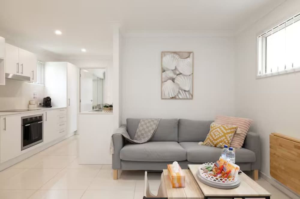 Smart Suites Self Check-in Apartments - 35 Freney