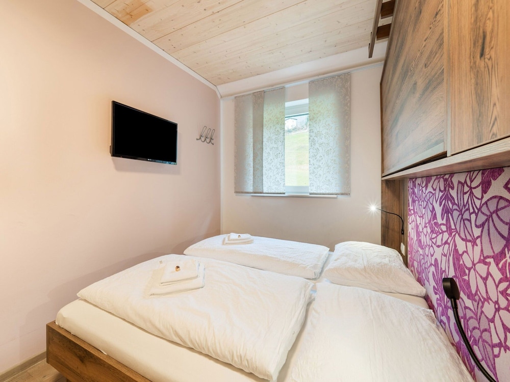 Large Apartment in Sankt Georgen With Balcony