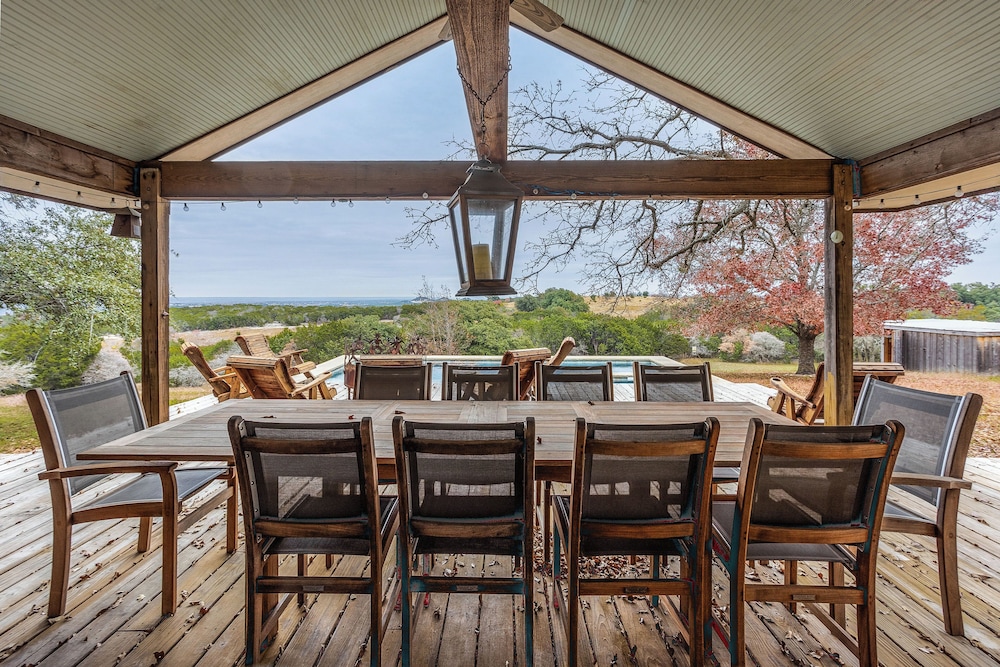 5BR Luxury Home w/ Pool & Wrap-around Porch