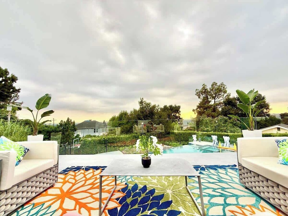 @ Marbella Lane - Enchanted Garden & Pool Hideaway