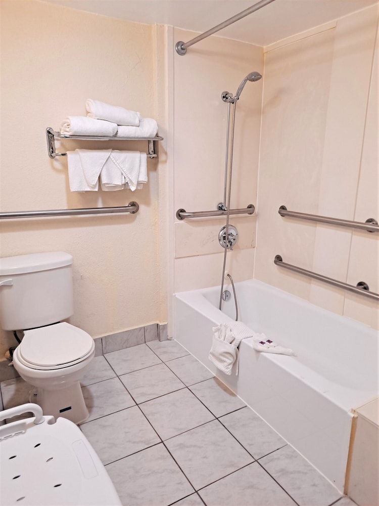 Annapolis Vacations - Motel 6 Catonsville, MD - Baltimore West - Property Image 13
