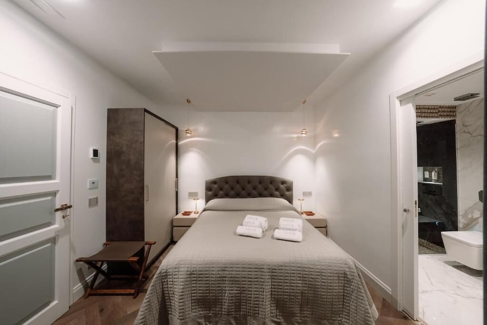 Sofia Ultra Suite Collection