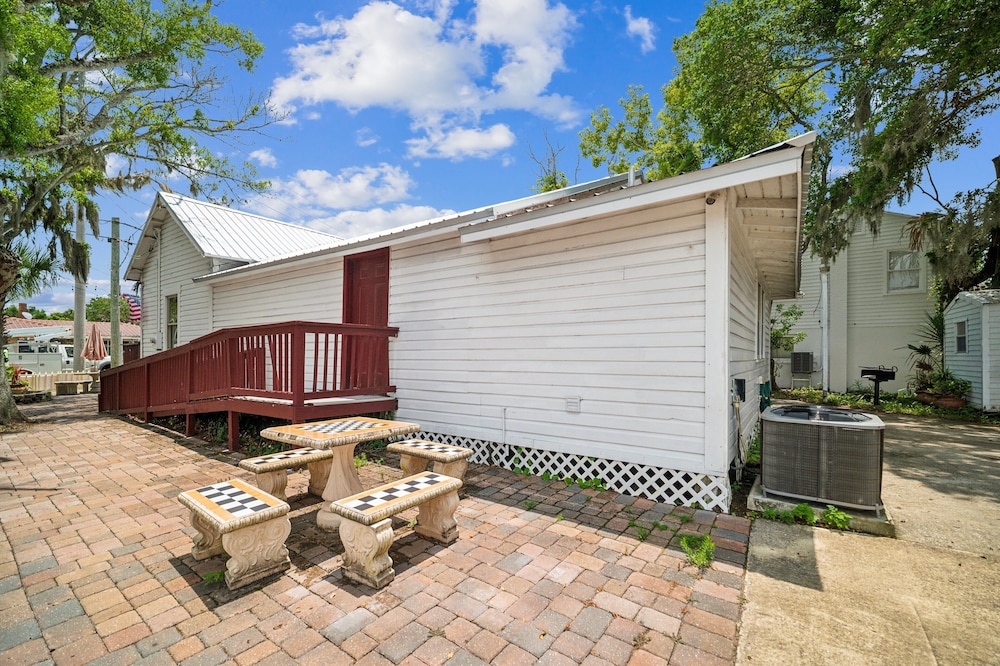 Historic St Augustine Getaway Near Downtown 2 Bedroom Cottage