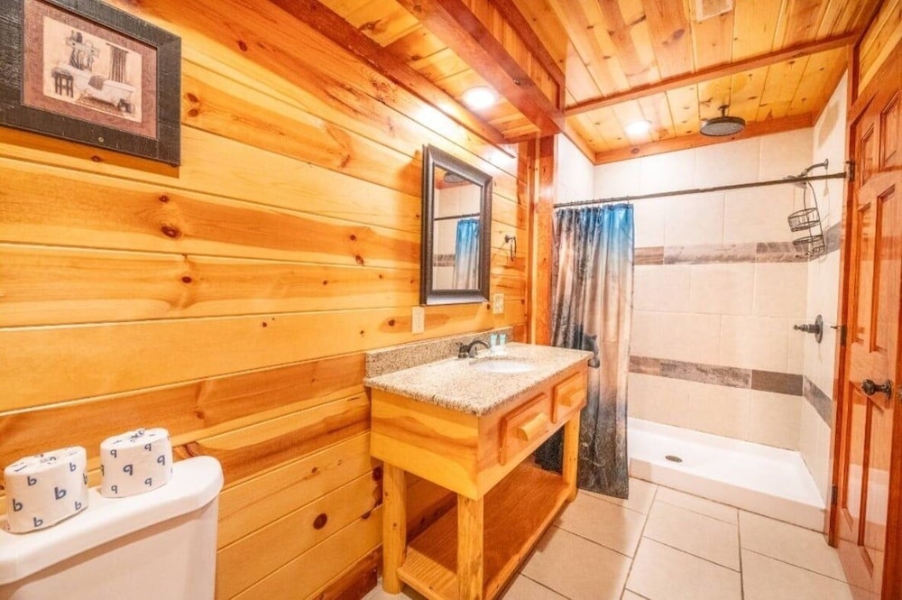 The Only Tenisee 4 Bedroom Cabin