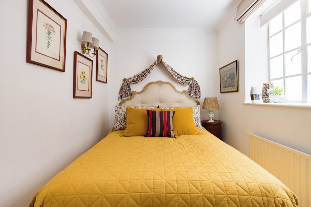 Mayfair 9-bed Townhouse - Sleeps 16, Patio & Ac