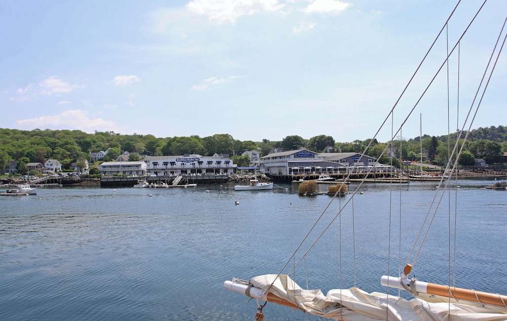 Fishermans Wharf Inn