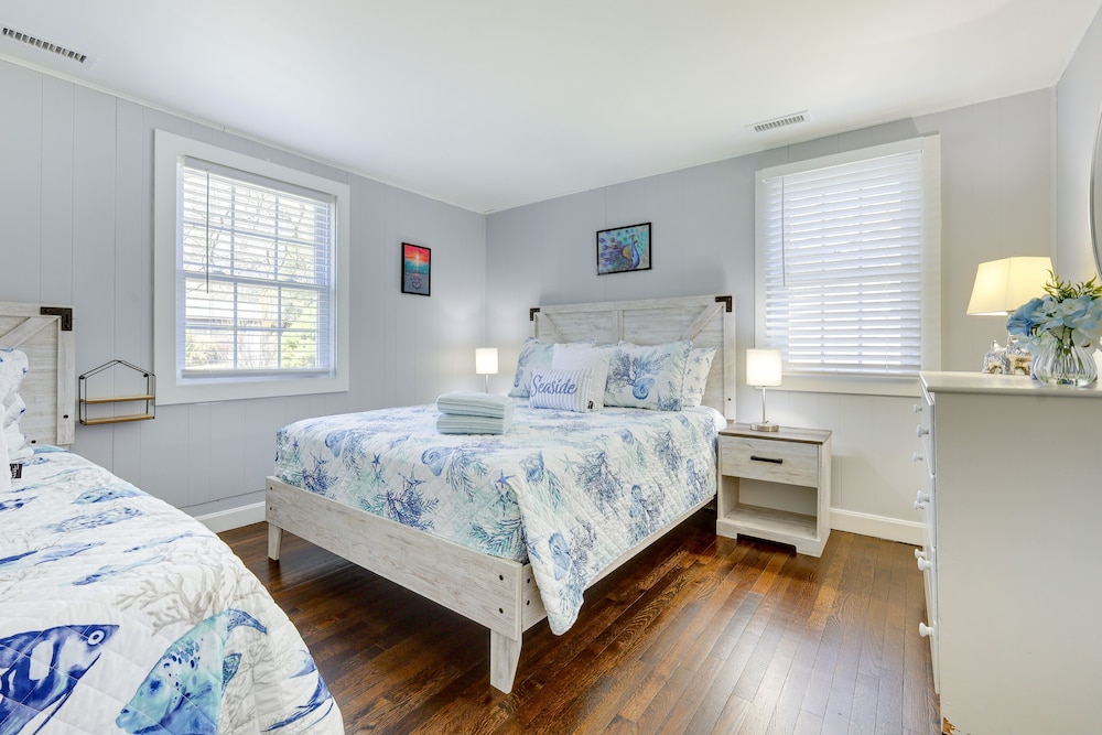 2 Mi to Craigville Beach: Hyannis Home w/ Deck