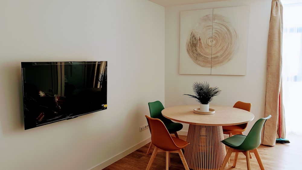 APARTAHOTEL MADRID URBAN SUITES - EDIFICIO EXCLUSIVO - 7 Apartments Boutique Full Equiped