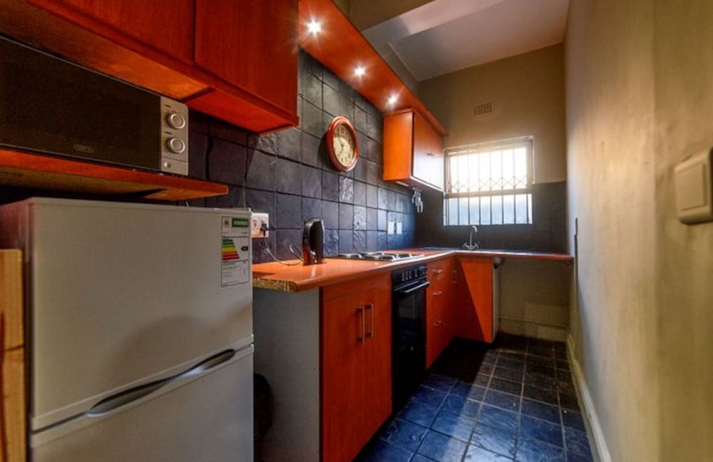 Leeuwenzee Guesthouse - Court Yard With Self Catering