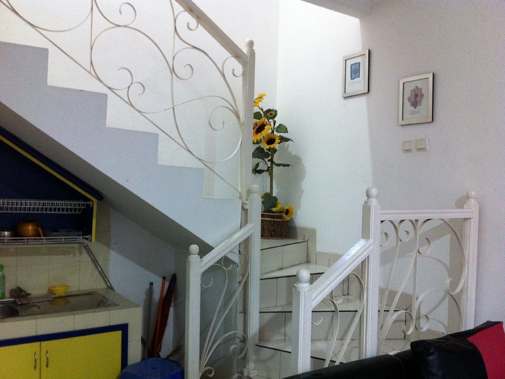 Villa Kota Bunga Dahlia