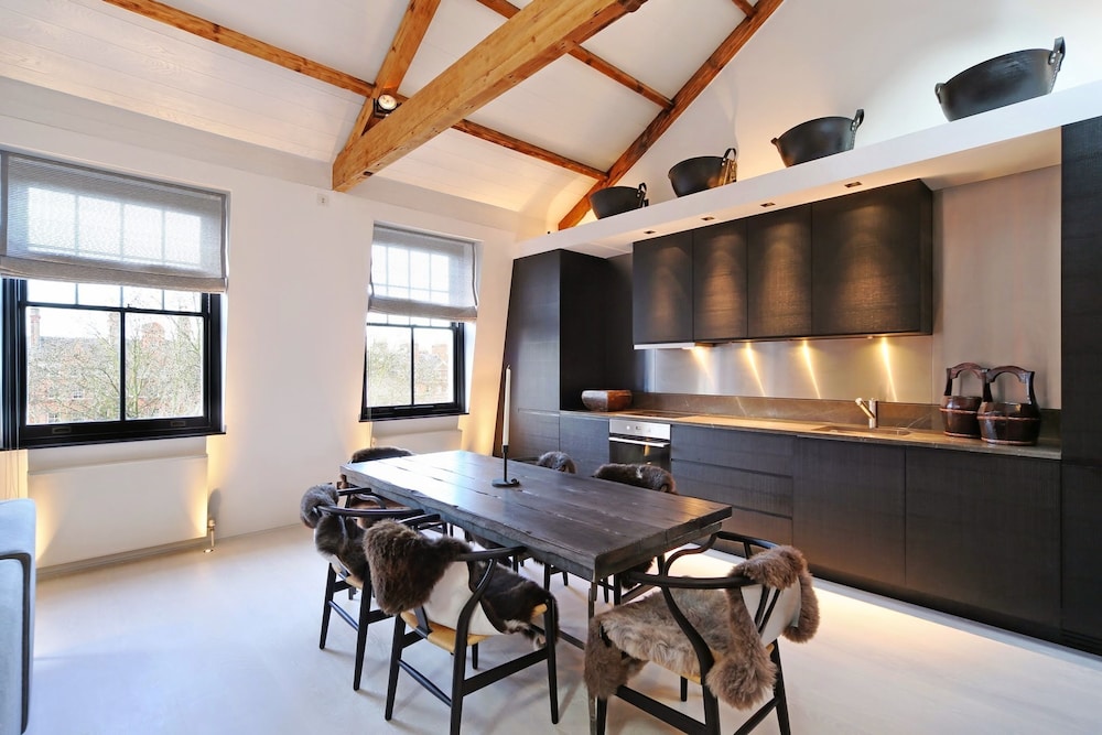 Super Premium - Cadogan Square 3 Bedroom Apartment