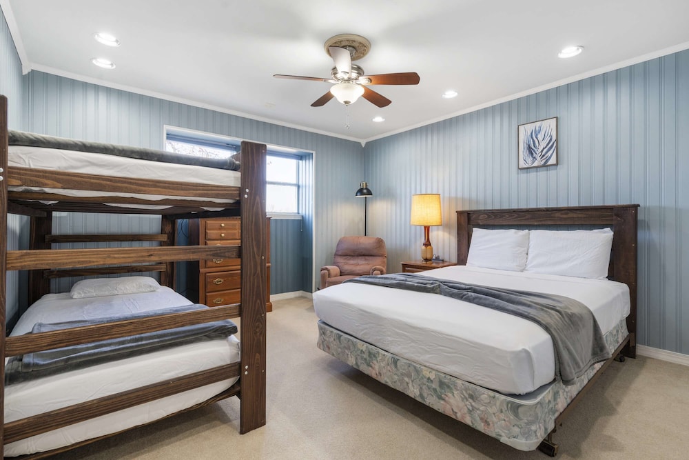 The Cozy Retreat Stay for 10!