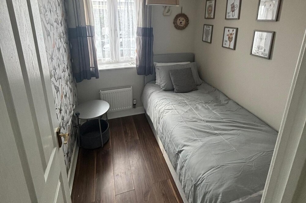 Trowbridge House, Long Stay Disc, Parking, Wifi