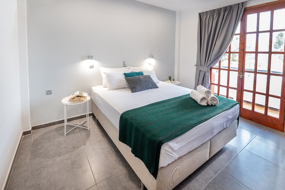Jonathan City Apartments view 2