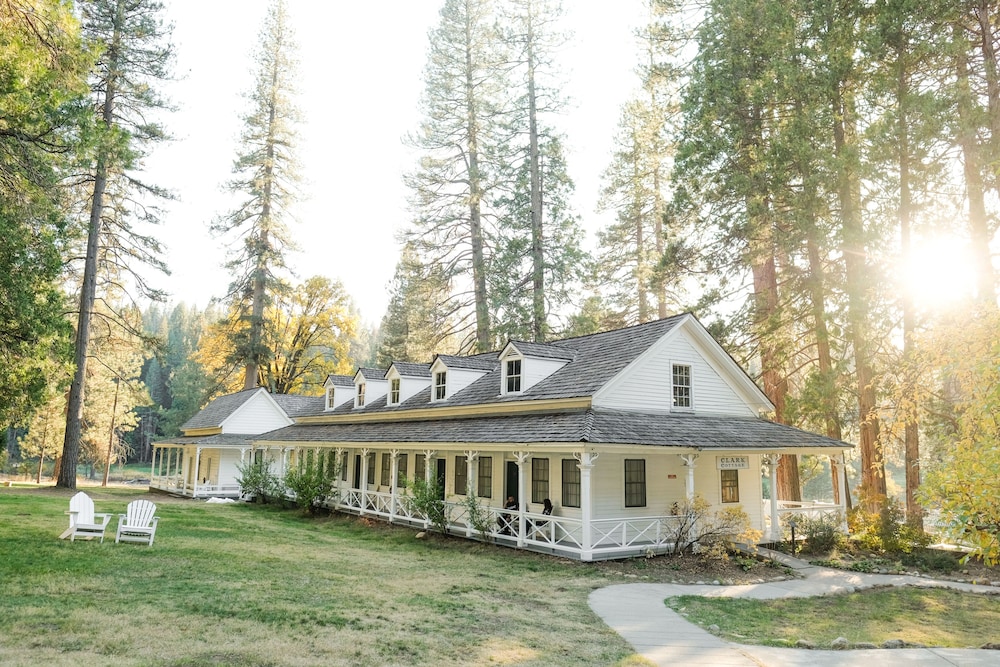 Wawona Hotel view 2