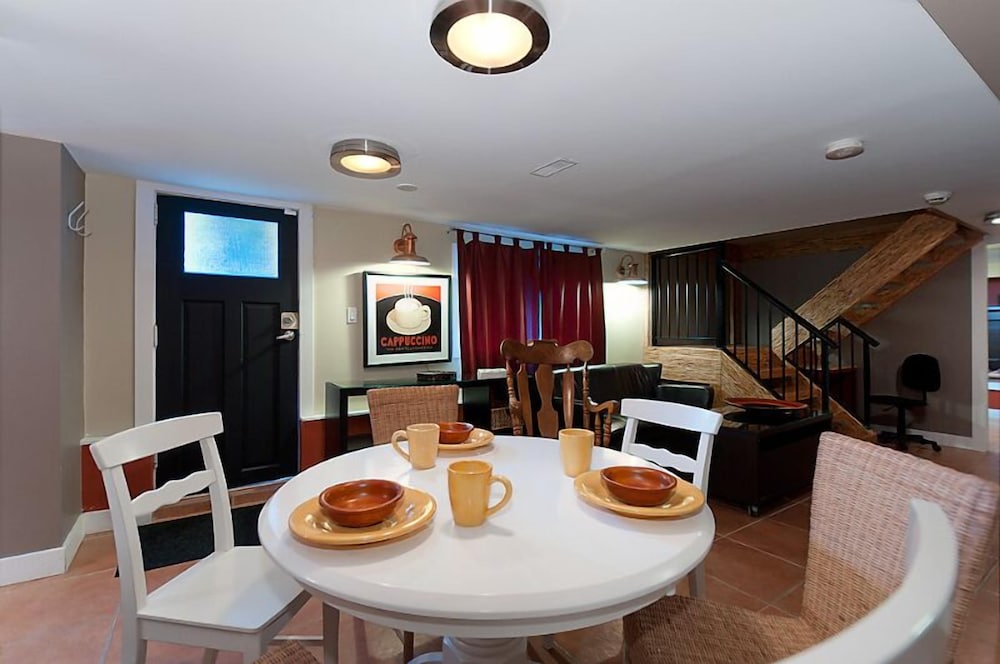 Commercial Drive Accommodations