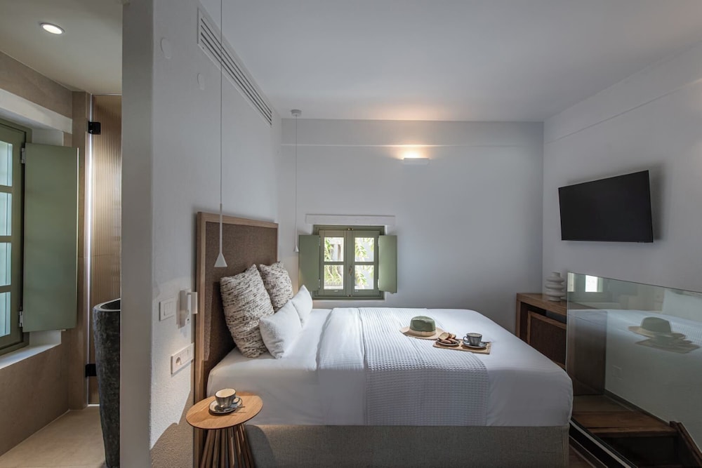 Mint Villa by Checkin