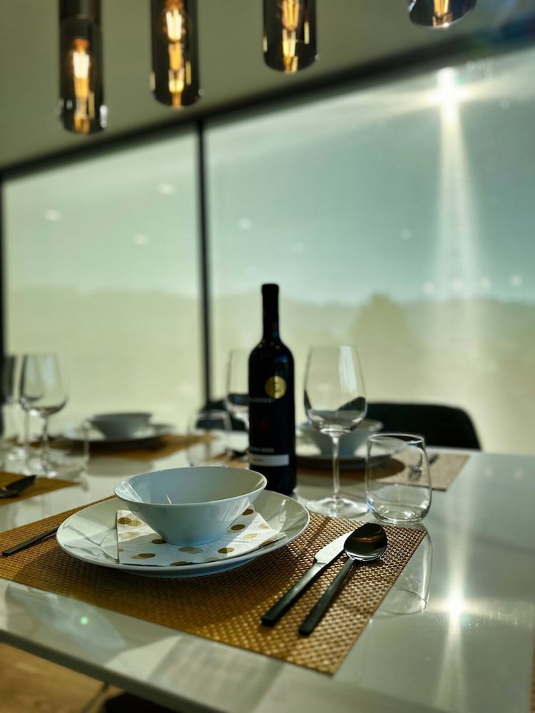 Garden Residence - Premium Castle View Apartment