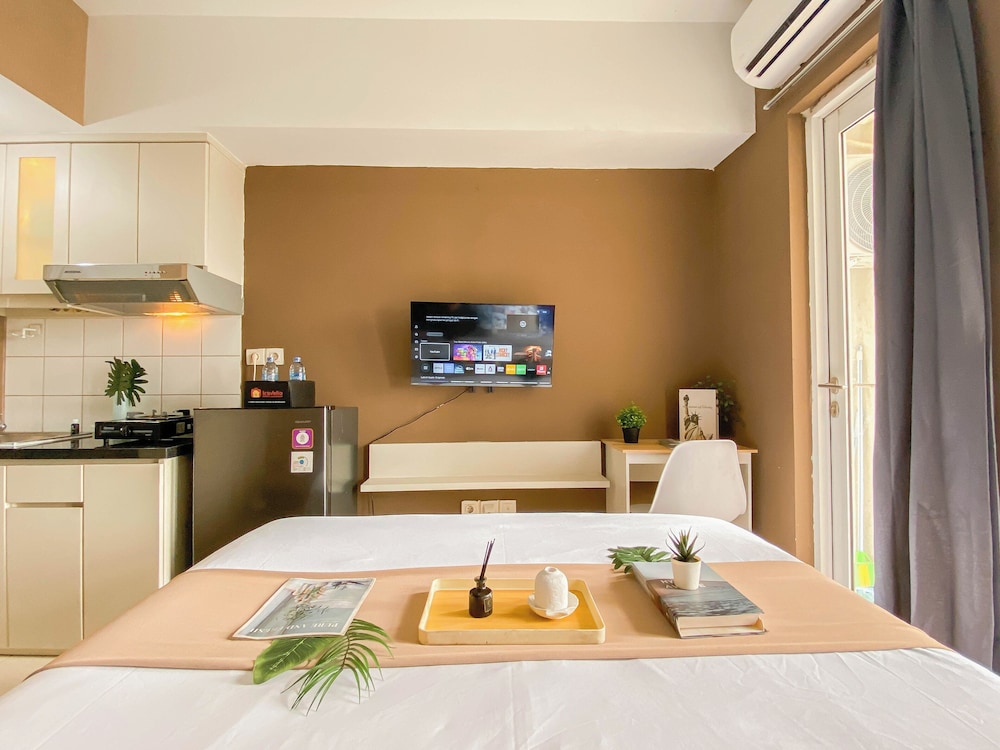 Simple And Strategic Location Studio Apartment At Springlake Summarecon Bekasi