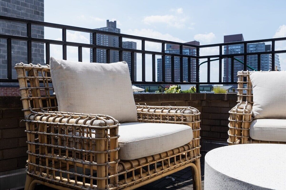 809 Midtown Apartments