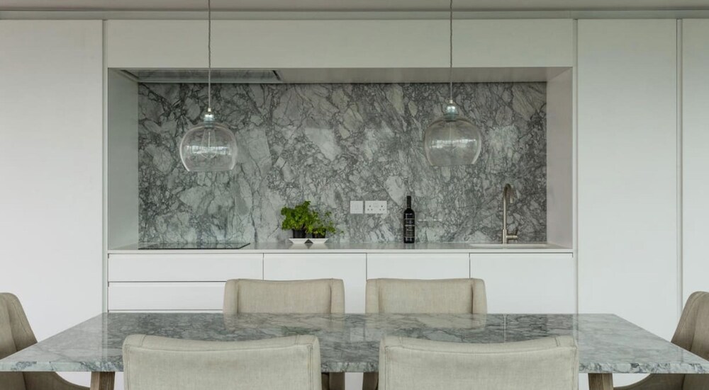 The English Rose Luxury 3 bed With Private Terrace - by Out of Office Lifestyle