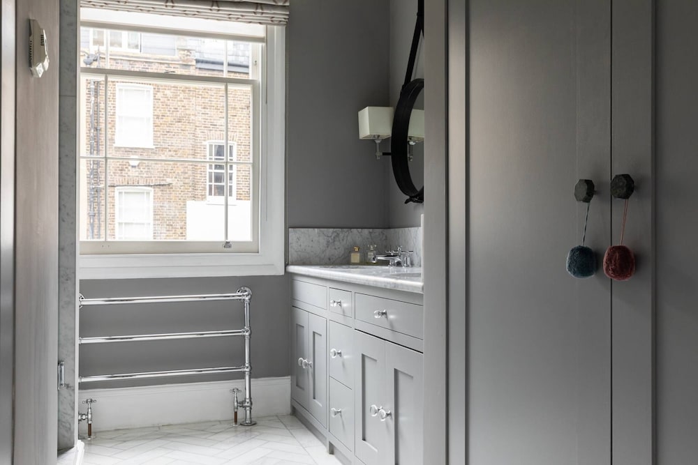 Alderney Street V by Onefinestay