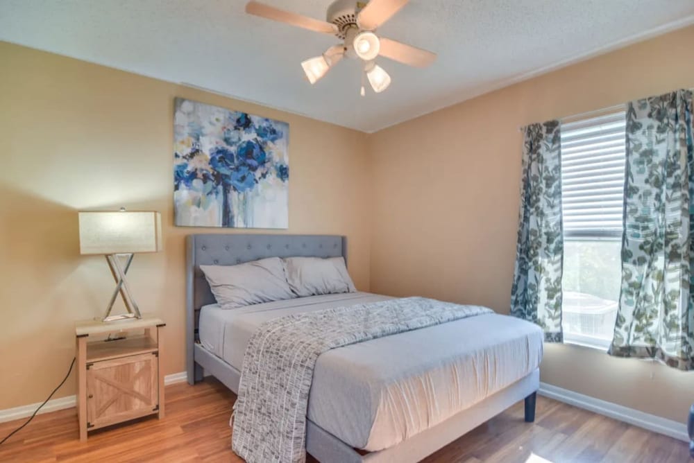 Home Close to Saint Pete Pier new Spacious