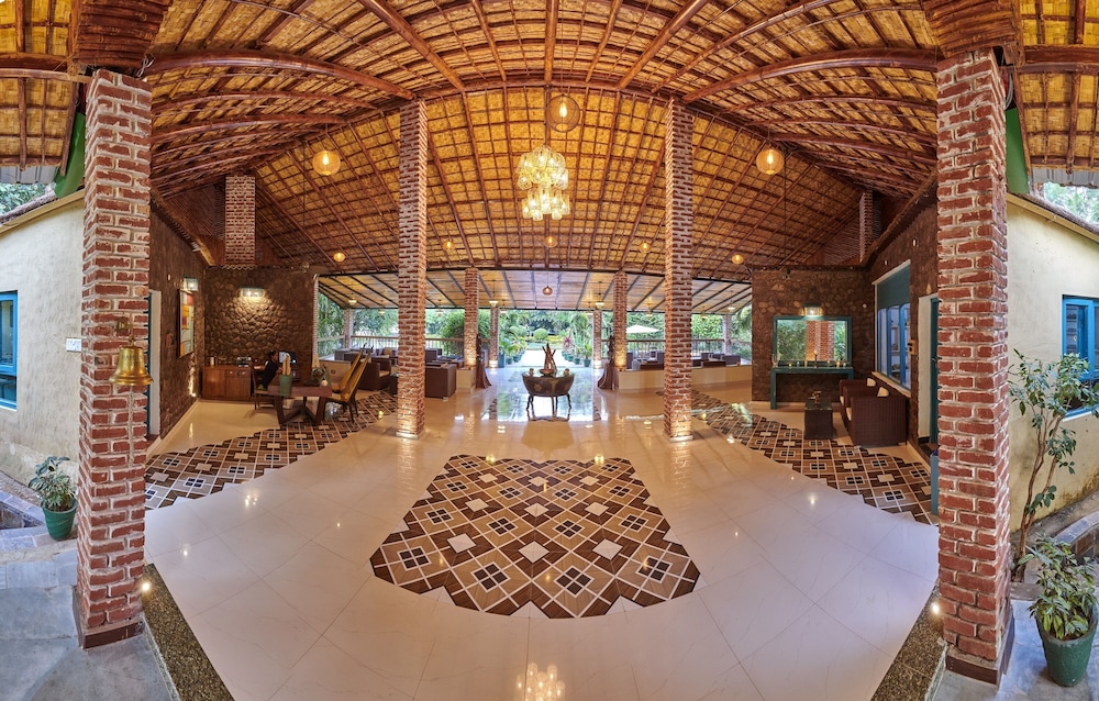 Aacorn Hideaway Resort & Spa