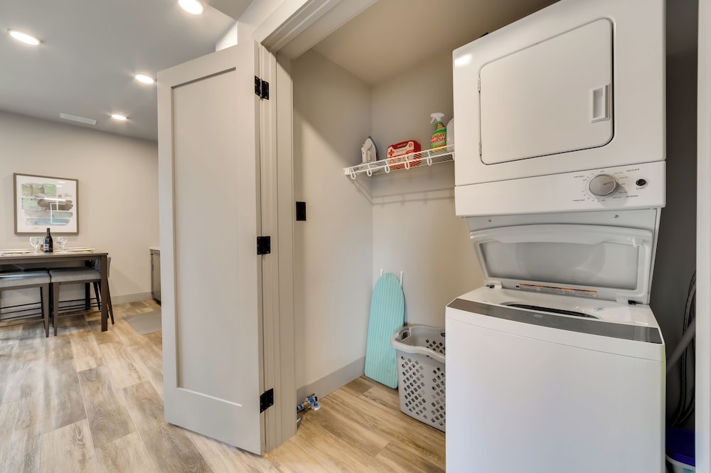 Traverse City Condo w/ Balcony: Walk to Downtown!