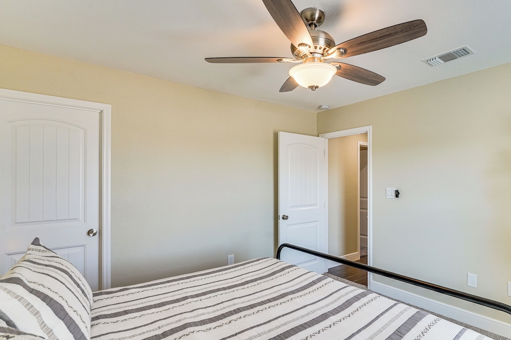 Golf, Shop & Explore: Home 5 Mi to Dtwn Midland!