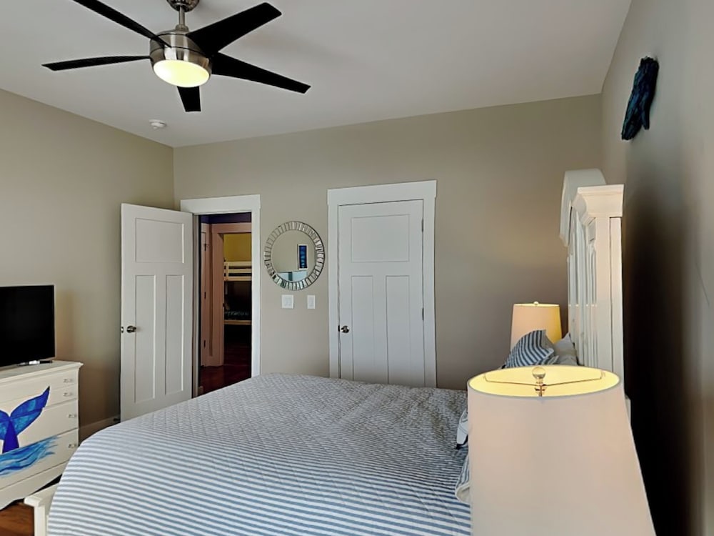 Shore Sounds Fun by Topsail Realty