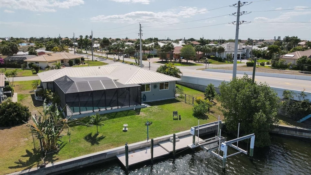 The Canal House Of Punta Gorda Isles, Pool, Pet Friendly, Kayaks, Bikes 3 Bedroom Home