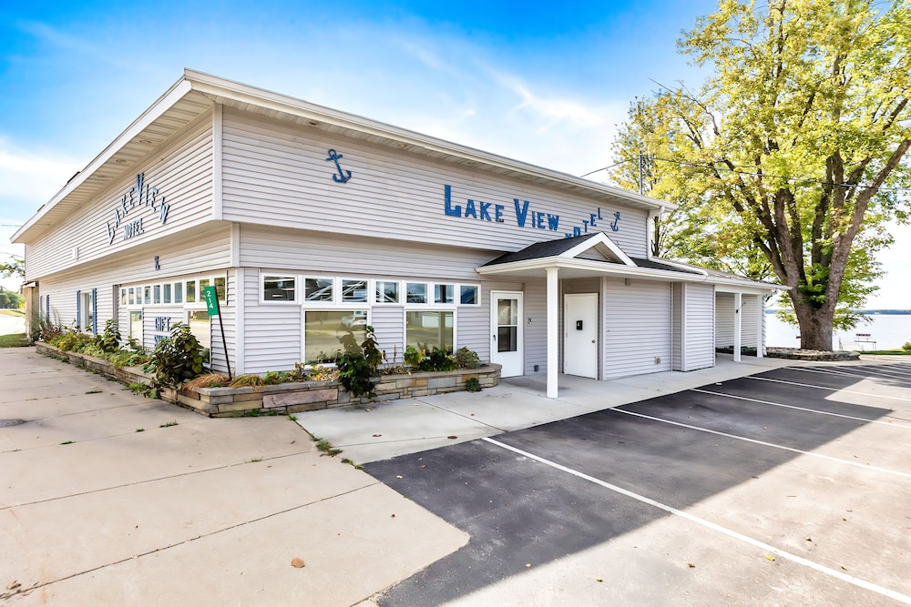 The Lakeview Motel