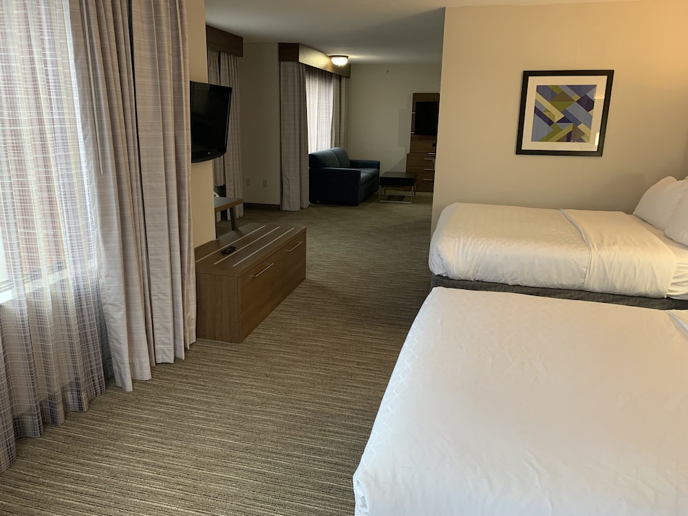 Holiday Inn Express Hotel  Suites Franklin-Oil City, an IHG Hotel - Property Image 6