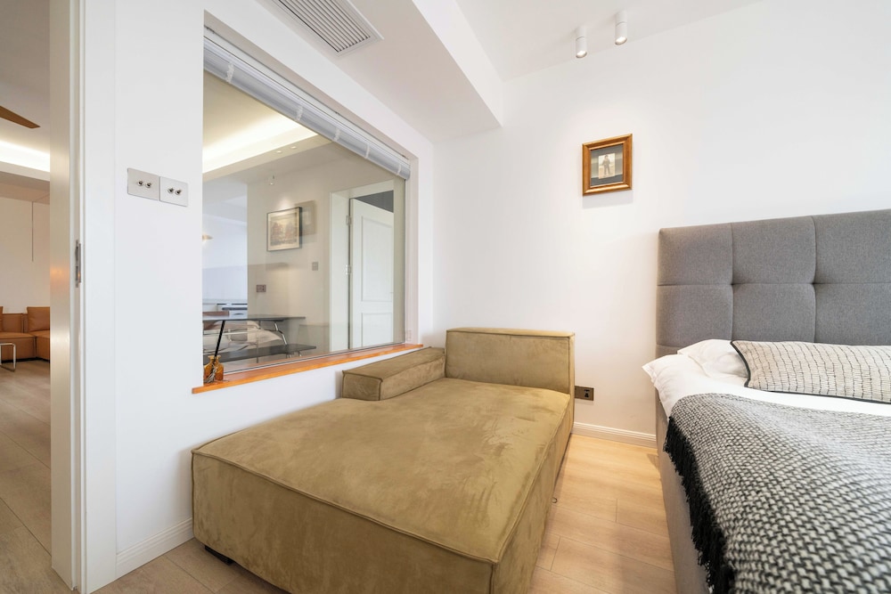 Book and Bed - SML Center