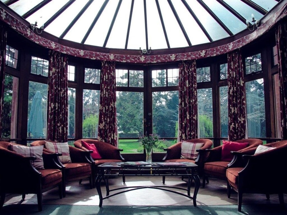 Nyton Hotel