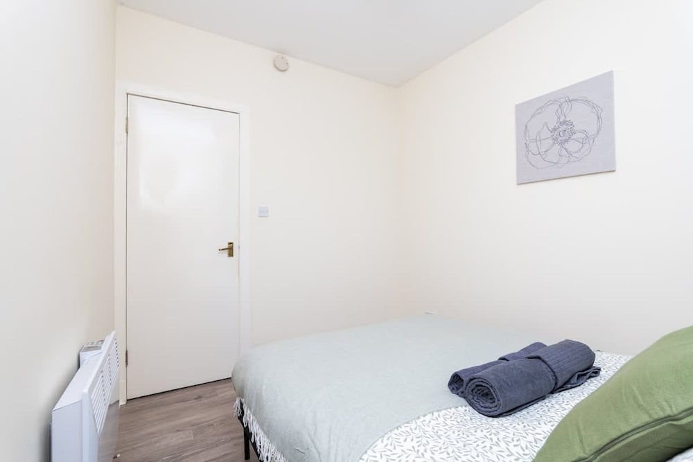 2 Bed Flat-ground Floor-parking