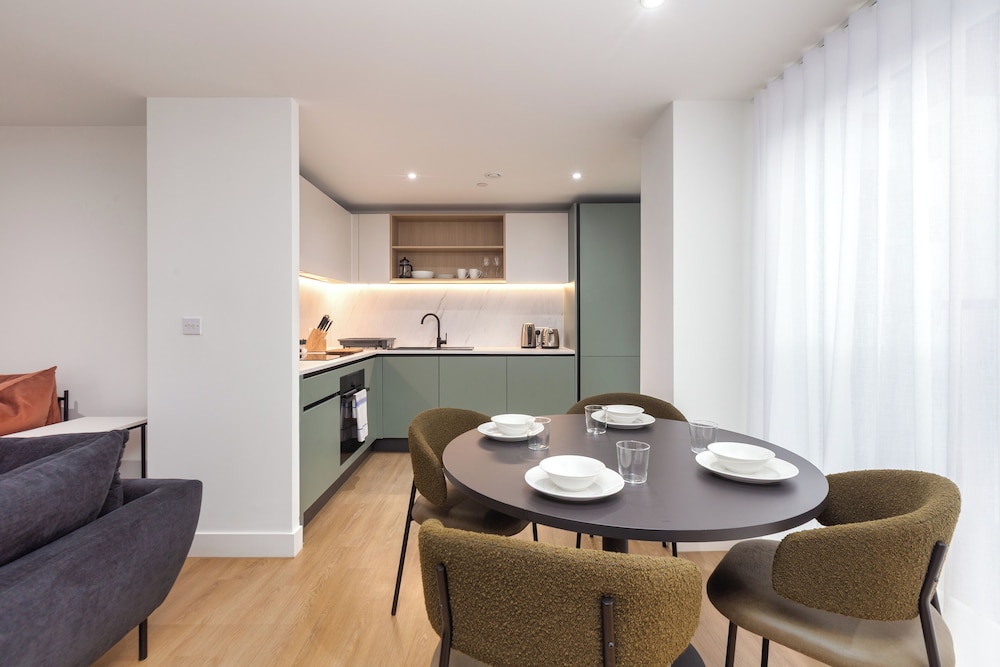 The Nest in Bristol With 2 Bedrooms and 2 Bathrooms