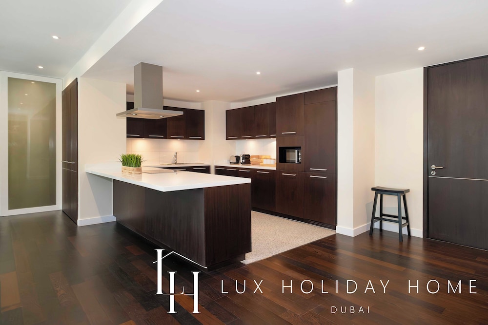 LUX The Elegant DIFC Suite 2