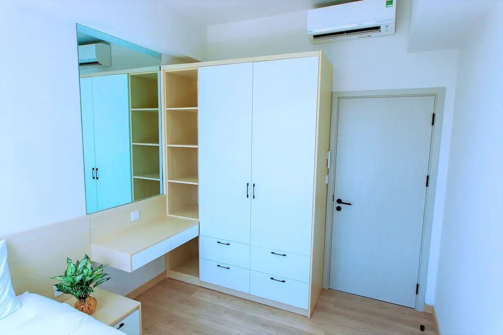 Cardinal Court Apartment