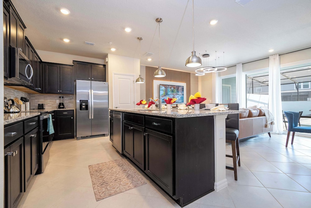 Luxury Private Pool & Themed Rooms Close To Disney 1282