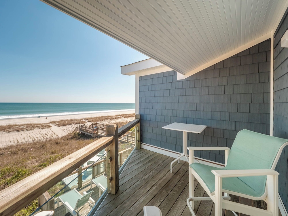 Beach Coma by Topsail Realty