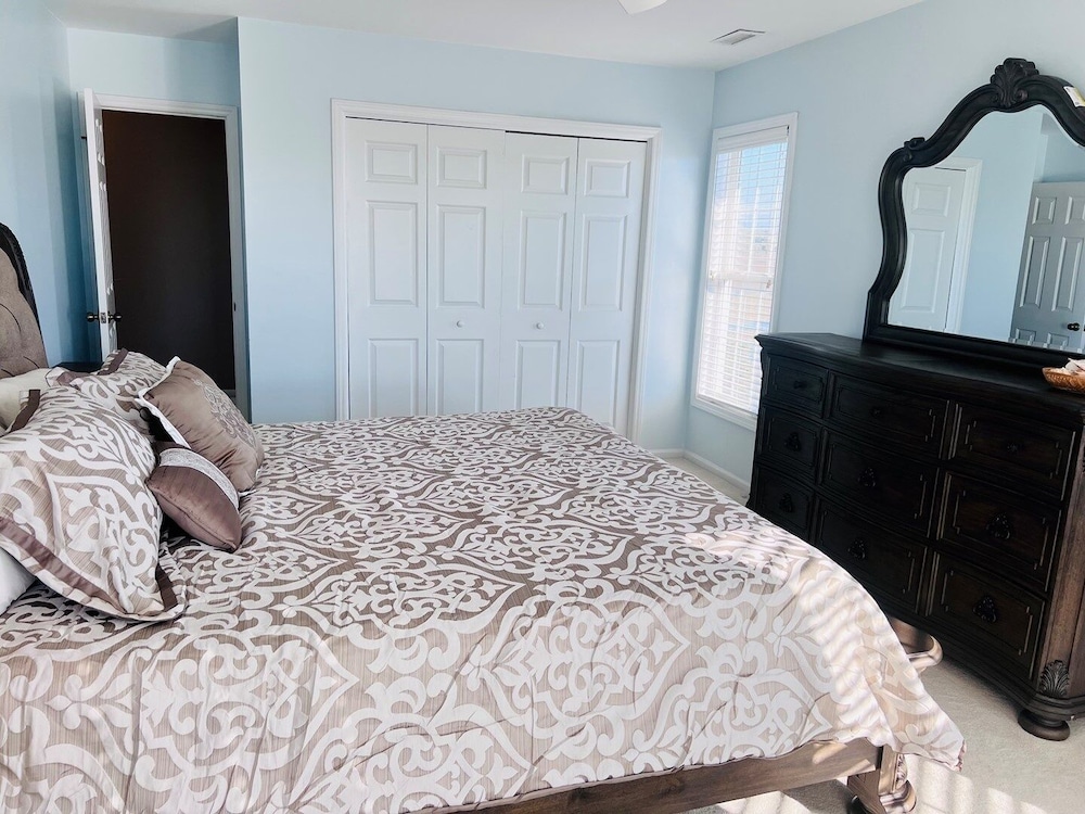 Victoria - 3 Br Home